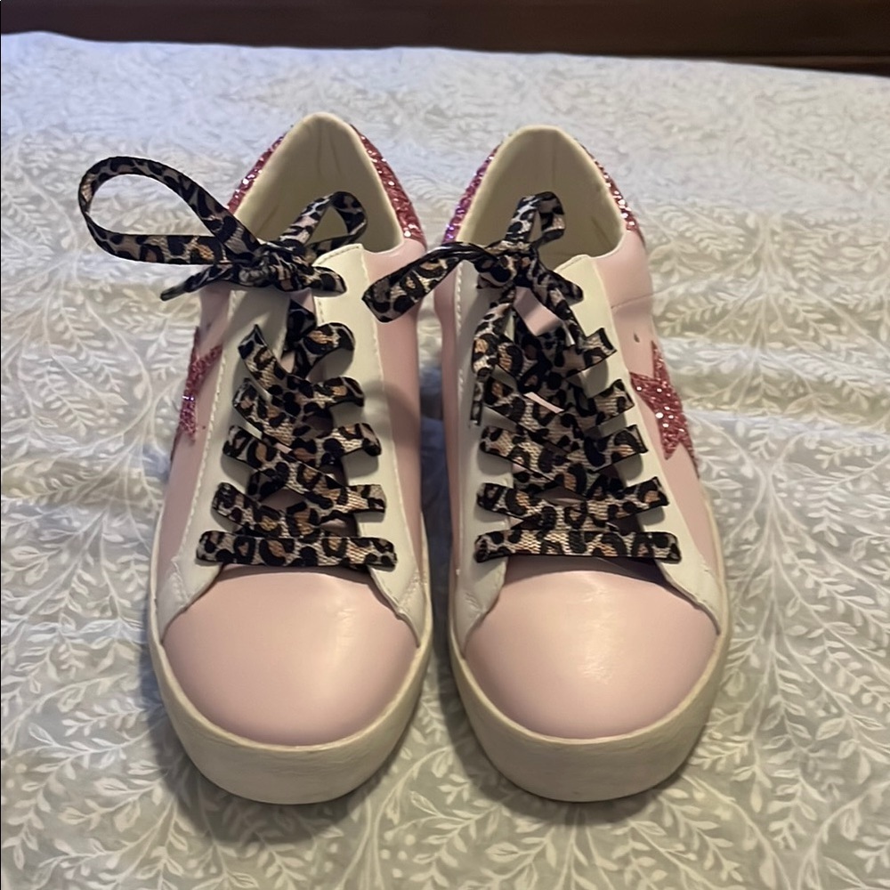 Mi.iM Pink and White Sneakers Size 8